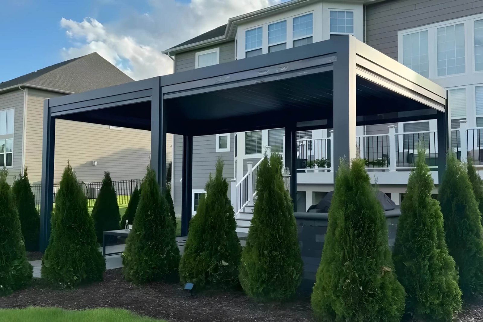 Meticulous export packaging for aluminum pergola components, featuring reinforced protective layers and custom foam inserts, ensuring zero damage during long-distance shipping to New Zealand.
